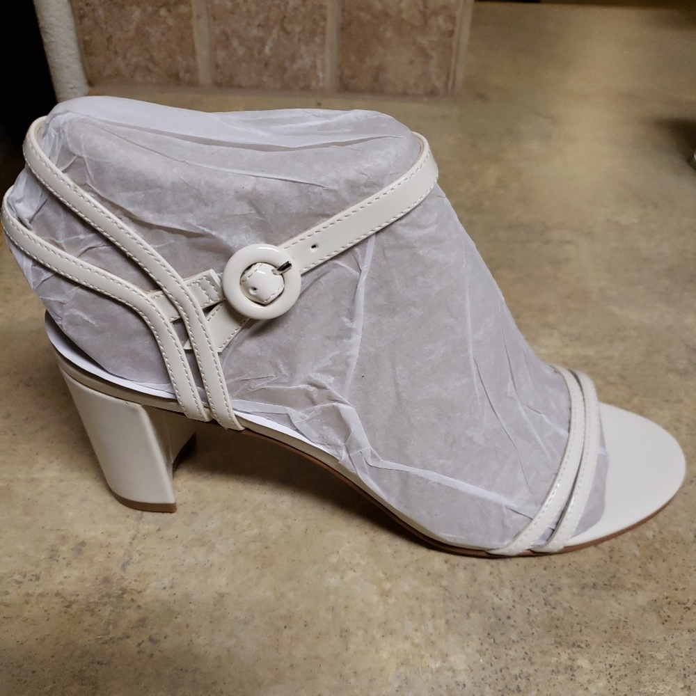 Piper Open Toe Sandals-Chic Cream Patent